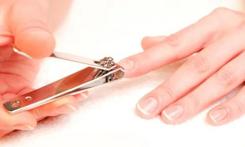 ما هو تفسير حلم قص الأظافر لشخص آخر لابن سيرين؟