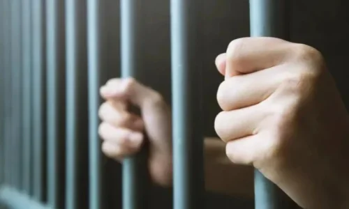 تعرف على تفسير الحلم بشخص مسجون خارج السجن