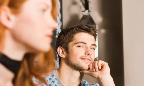 تعرف على تفسير الحلم بشخص مشهور يحبني في المنام لابن سيرين