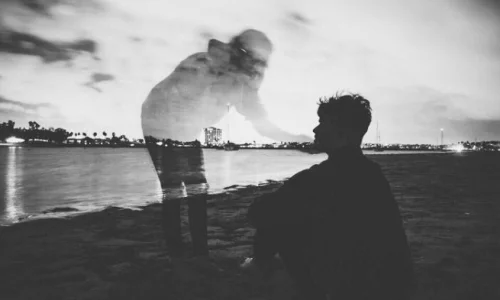 تعرف على تفسير الحلم بشخص ميت أنه حي في المنام لابن سيرين