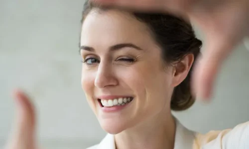 اعرف أكثر عن تفسير الحلم بشخص يبتسم لي في المنام لابن سيرين