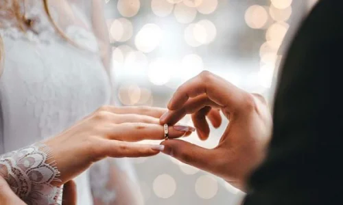 ما تأويل الحلم بشخص يخطبني في المنام لابن سيرين؟