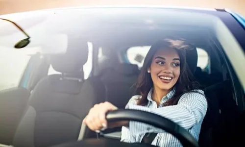 تأويلات ابن سيرين لتفسير الحلم بقيادة السيارة للعزباء