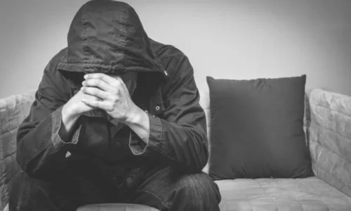 أهم 50 تفسير للحلم بالحزن في المنام لابن سيرين