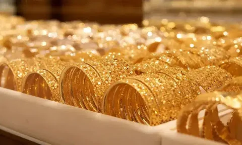 تعرف على تفسير رؤية الذهب في الحلم للعزباء لابن سيرين