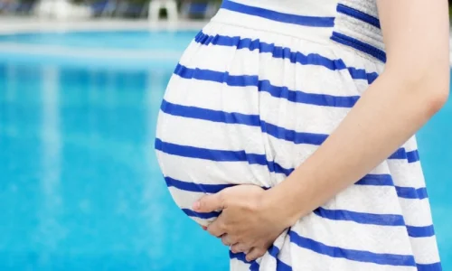 أهم تفسيرات رؤية السباحة للحامل في المنام لابن سيرين وكبار العلماء