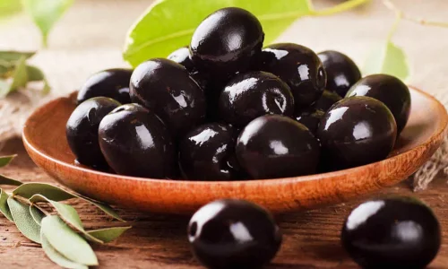 تعرف على تفسير رؤية الزيتون الأسود في المنام للمطلقة لابن سيرين