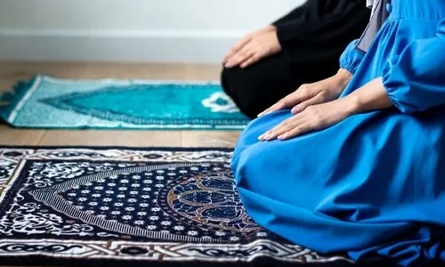 أهم دلالات رؤية السجادة الخضراء في المنام للمتزوجة لابن سيرين