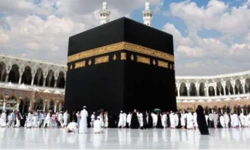 أهم 100 تفسير لرؤية الصعود على سطح الكعبة في المنام لابن سيرين