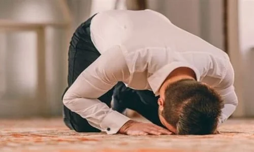 أهم تأويلات رؤية الصلاة باتجاه القبلة في المنام لابن سيرين