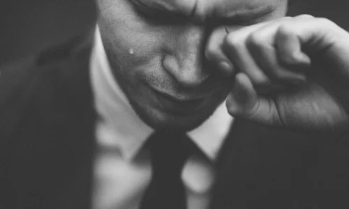 أهم تفسيرات رؤية العياط بصوت في الحلم لابن سيرين