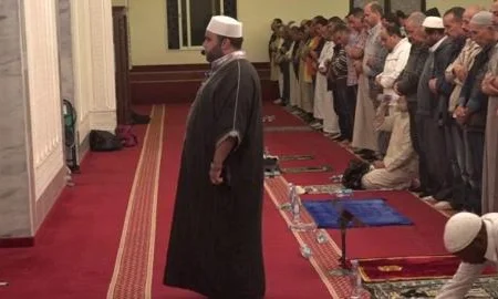 ما هو تفسير رؤية الصلاة جهرا في المنام لابن سيرين؟