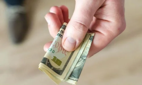 ما هو تفسير رؤية الفلوس الورقية الجديدة في المنام لابن سيرين؟