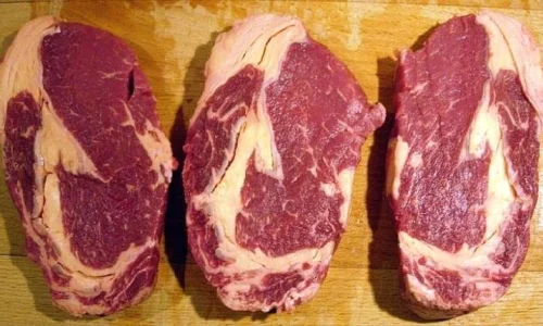 ما هو تفسير رؤية اللحم البقري في المنام لابن سيرين؟