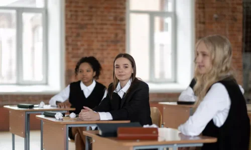 ما تفسير رؤية المدرسة في الحلم لابن سيرين؟