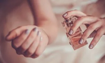 تفسير حلم شراء العطور في المنام لابن سيرين