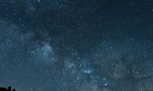 تفسير رؤية النجوم تلمع في السماء في المنام لابن سيرين