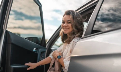 تفسير رؤية ركوب سيارة جديدة في المنام للمتزوجة لابن سيرين