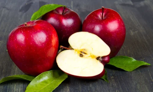 تعرف على تفسير رؤية أخذ التفاح في المنام لابن سيرين