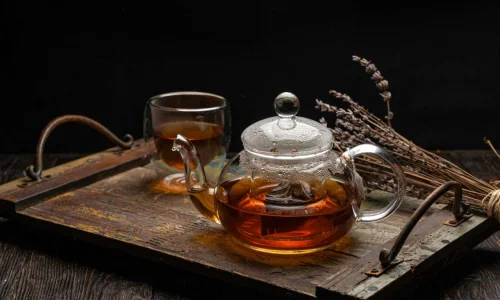 تعرف على تفسير رؤية إبريق الشاي في المنام للمطلقة لابن سيرين