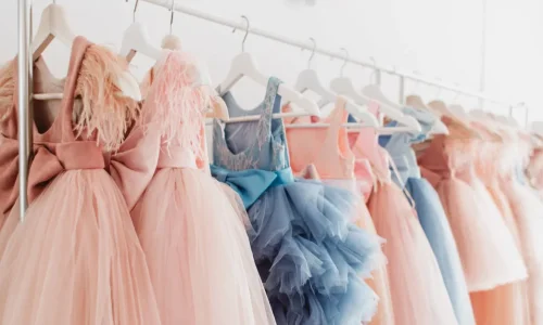 ما هو تفسير رؤية الفستان الجديد في المنام لابن سيرين؟