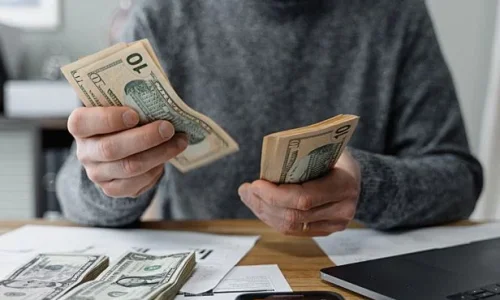 ما تفسير أحلام الفلوس في المنام لابن سيرين؟