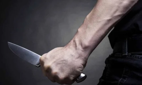 ما تفسير حلم الطعن بالسكين في البطن للعزباء لابن سيرين؟