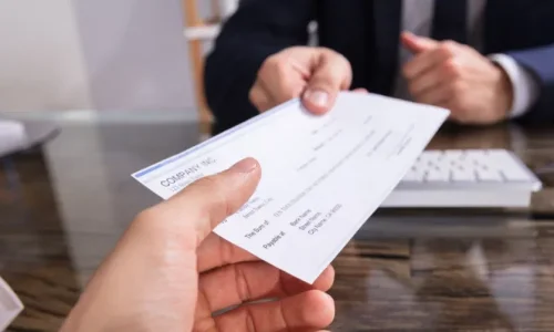 تعرف على تفسير رؤية الشيك في المنام للمتزوجة لابن سيرين