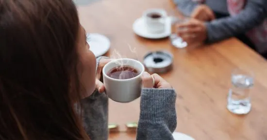 تعرف على تفسير شرب الشاي في المنام لابن سيرين والعصيمي