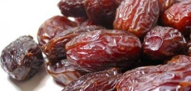 أهم 20 تفسير لأكل رطب في المنام لابن سيرين