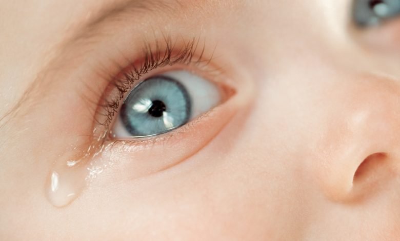 بكاء الطفل في المنام وتفسير سماع صوت طفل يبكي في البيت