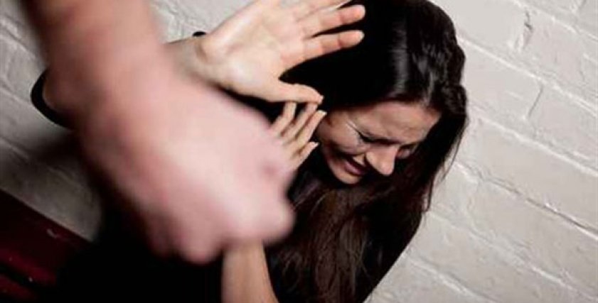 تفسير حلم الميت يضرب الحي لابن سيرين