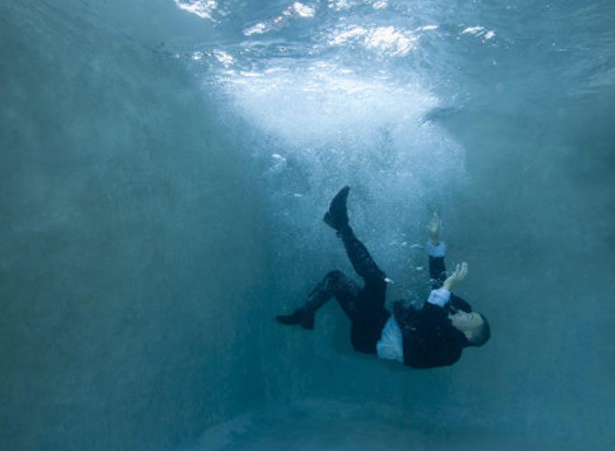 تعرف أكثر على تفسير حلم الغرق في البحر في المنام لابن سيرين