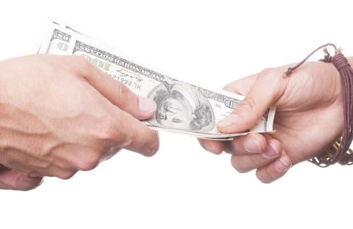 تفسير حلم توزيع المال على الأقارب