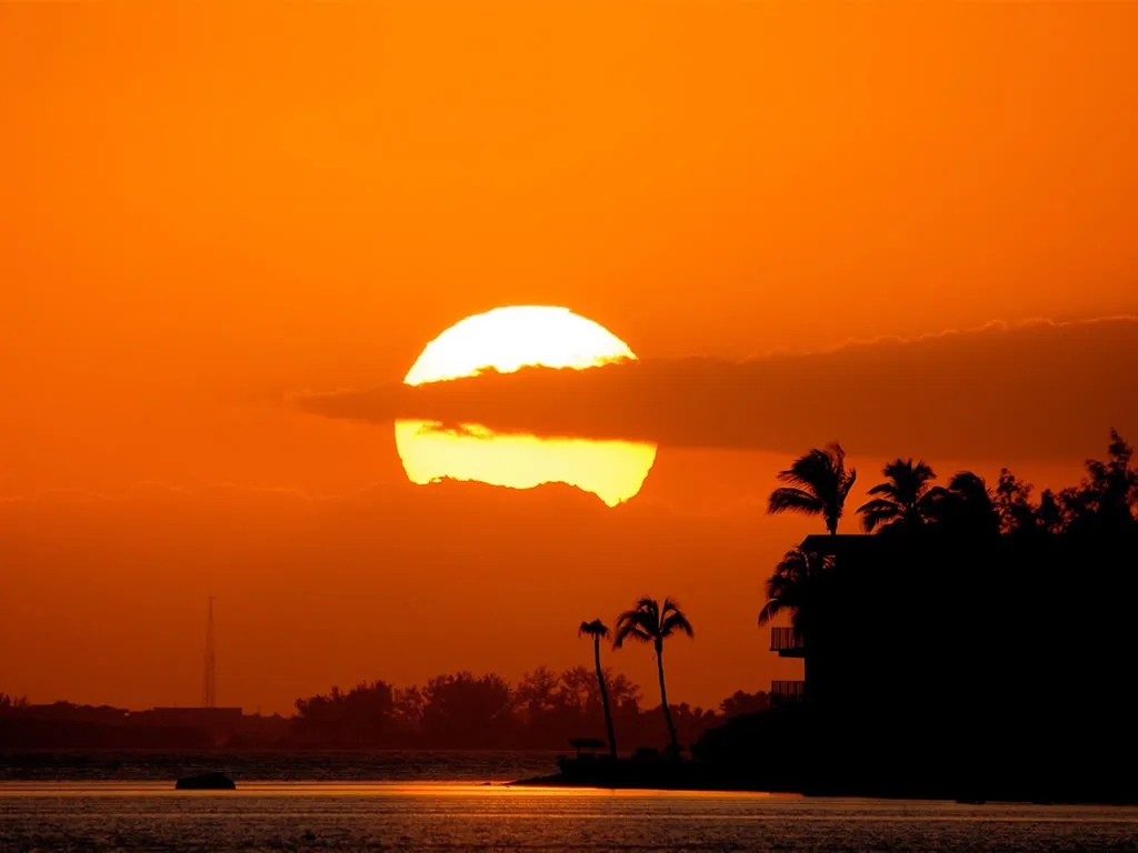 رؤية القمر في المنام للعزباء