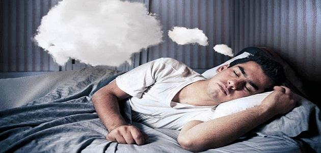 رؤية الميت يبتسم في المنام ورؤية الميت في المنام يتكلم معك ويضحك