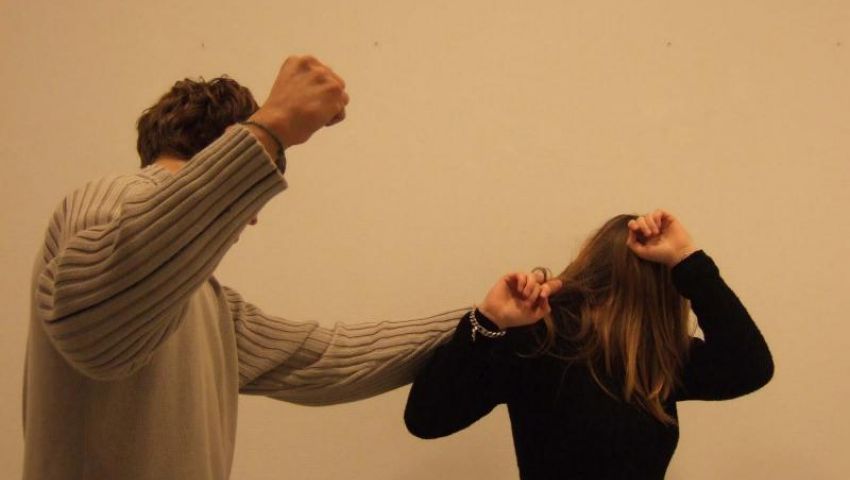 ضرب شخص في المنام وتفسير حلم اني اضرب شخص على وجهه