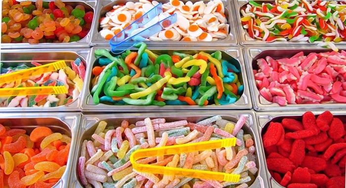 تفسير رؤية الحلويات في المنام للمتزوجة لابن سيرين