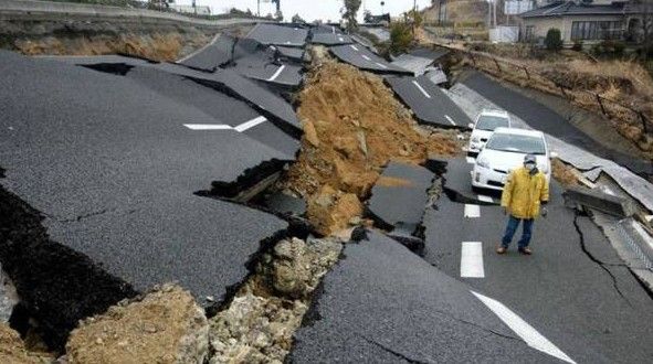 الزلزال في المنام وما تفسير اهتزاز البيت في المنام للعزباء؟