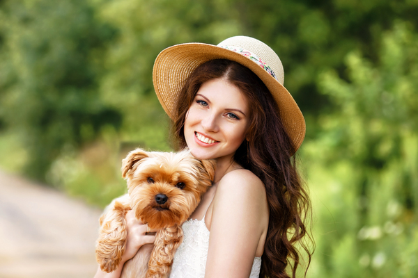 رؤية الكلاب الأليفة في المنام للمتزوجة وتفسير إطعام الكلاب في المنام للمتزوجة 