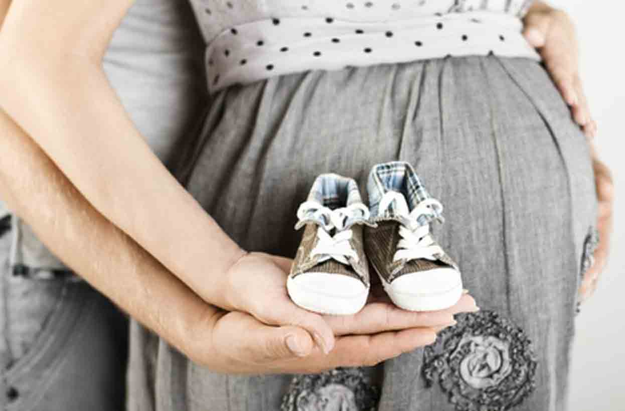 تفسير حلم الحمل على وشك الولادة للعزباء وتفسير حلم الحمل للعزباء من شخص لا تعرفه