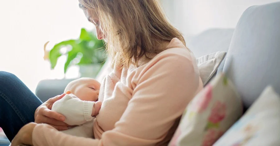 تفسير حلم خروج الحليب من الثدي بغزارة للمتزوجة لابن سيرين