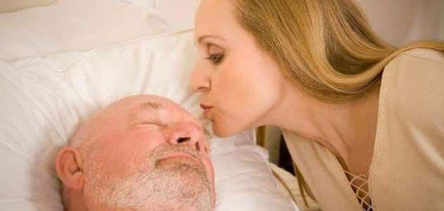 ما هو تفسير رؤية الأب المتوفي في المنام وهو صامت لابن سيرين؟