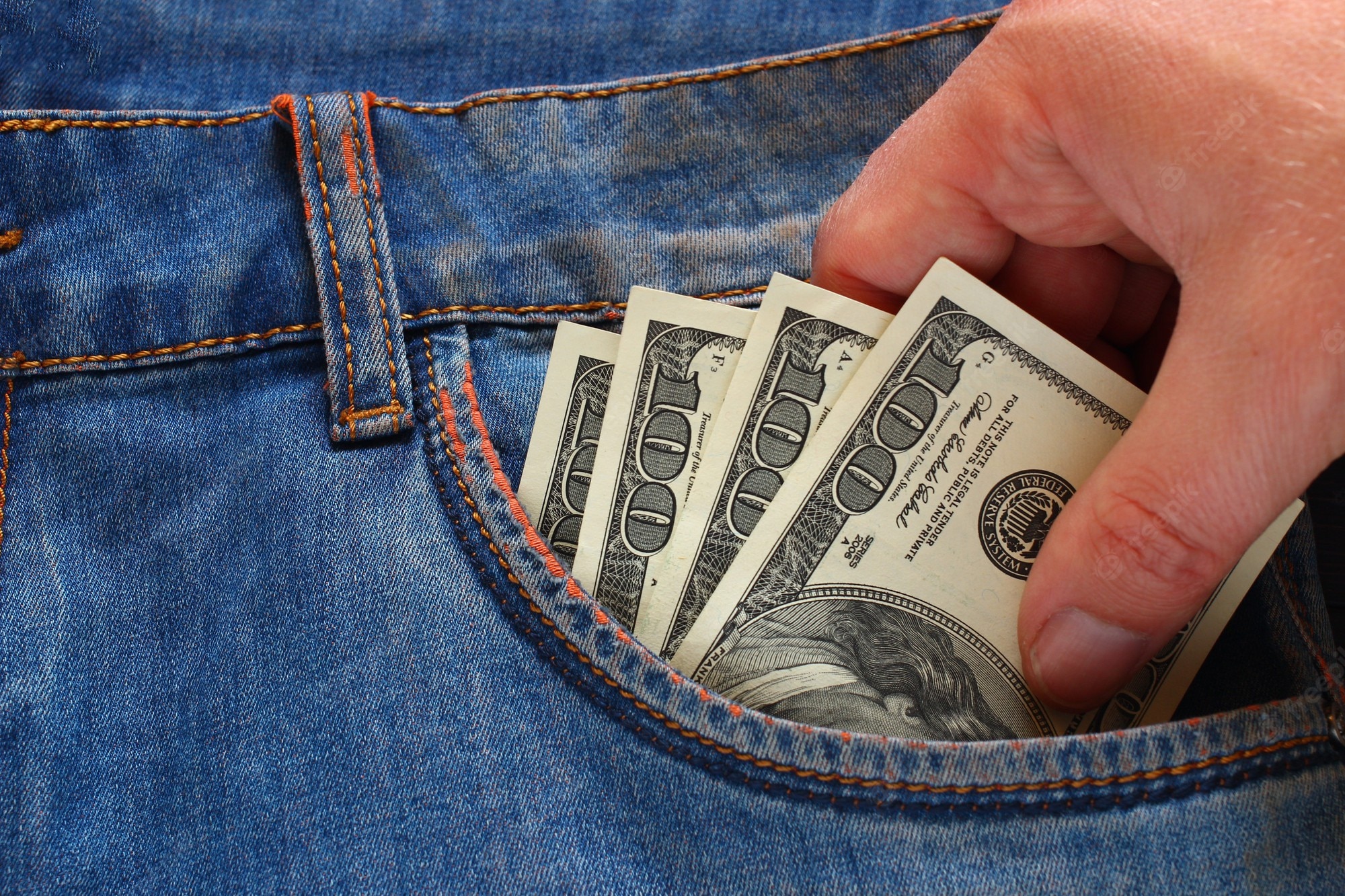 تفسير حلم سرقة المال وسرقة مال الميت في المنام