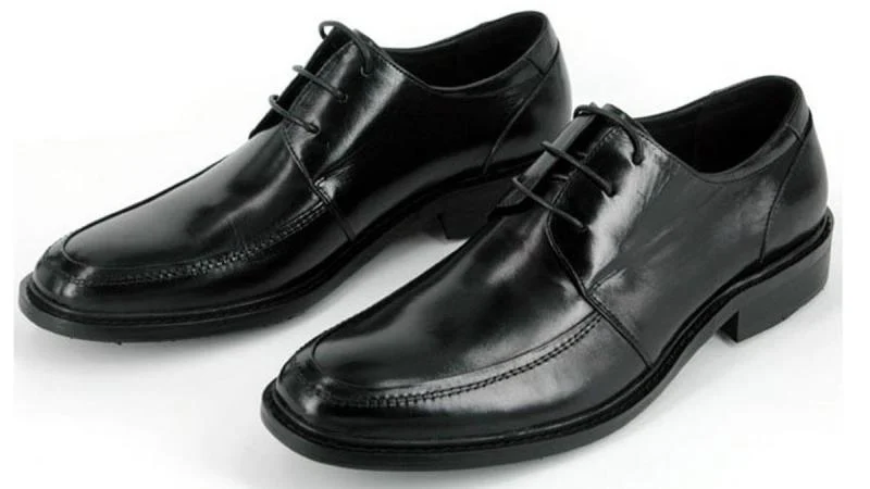 تفسير حلم ضياع الحذاء ولبس حذاء آخر للمتزوجة لابن سيرين