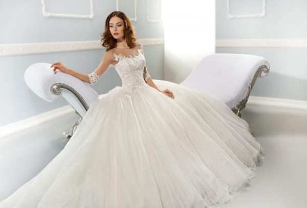 تفسير حلم لبس فستان الزفاف للبنت العزباء بدون عريس لابن سيرين