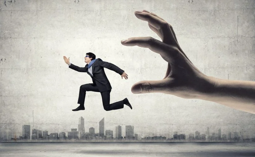 تفسير حلم هروب من شخص يريد قتلي