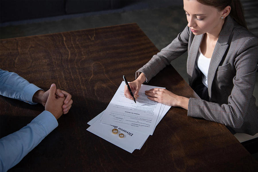 طلاق الزوجة في المنام وما تفسير حلم طلب الطلاق للمتزوجه؟