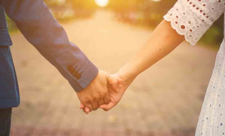 مسك اليد في المنام