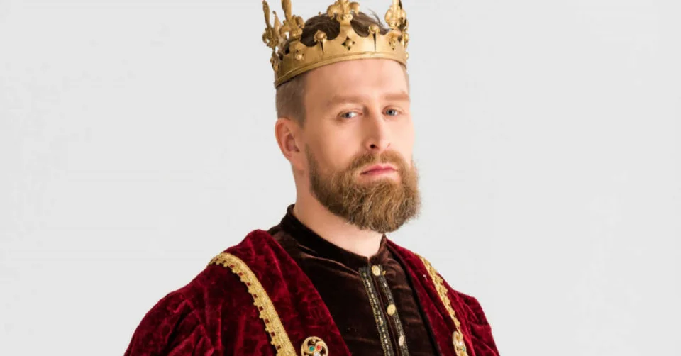 حلمت بولي العهد وتفسير حلم تقبيل يد ولي العهد محمد بن سلمان